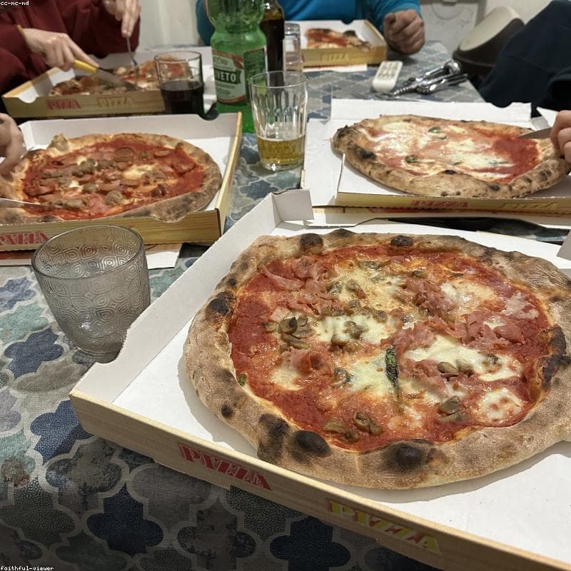 Hedhikaa Assortment Box — 12 pieces